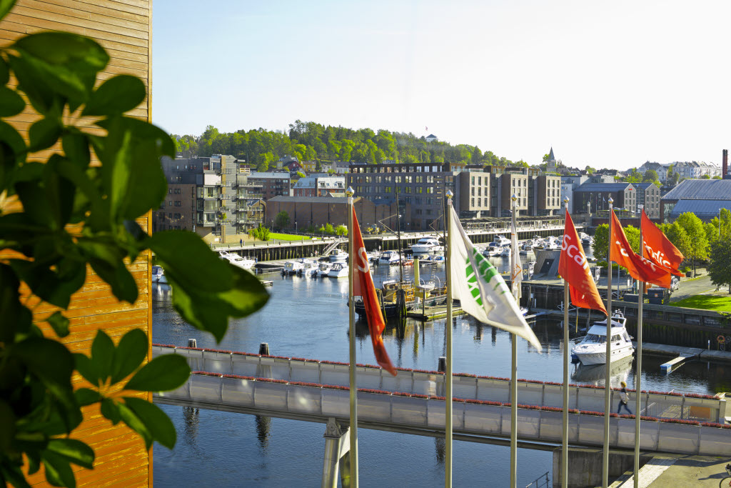 Copyright: Elin Strömberg © 2015 Utsikt over Nidelven fra hotellet, Scandic Nidelven
